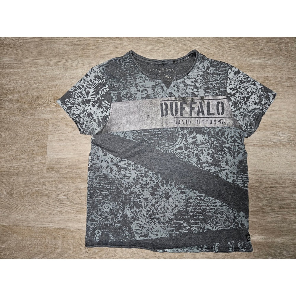 Buffalo David Bitton Mens Graphic T-Shirt Grey All Over Print V-Neck Size M